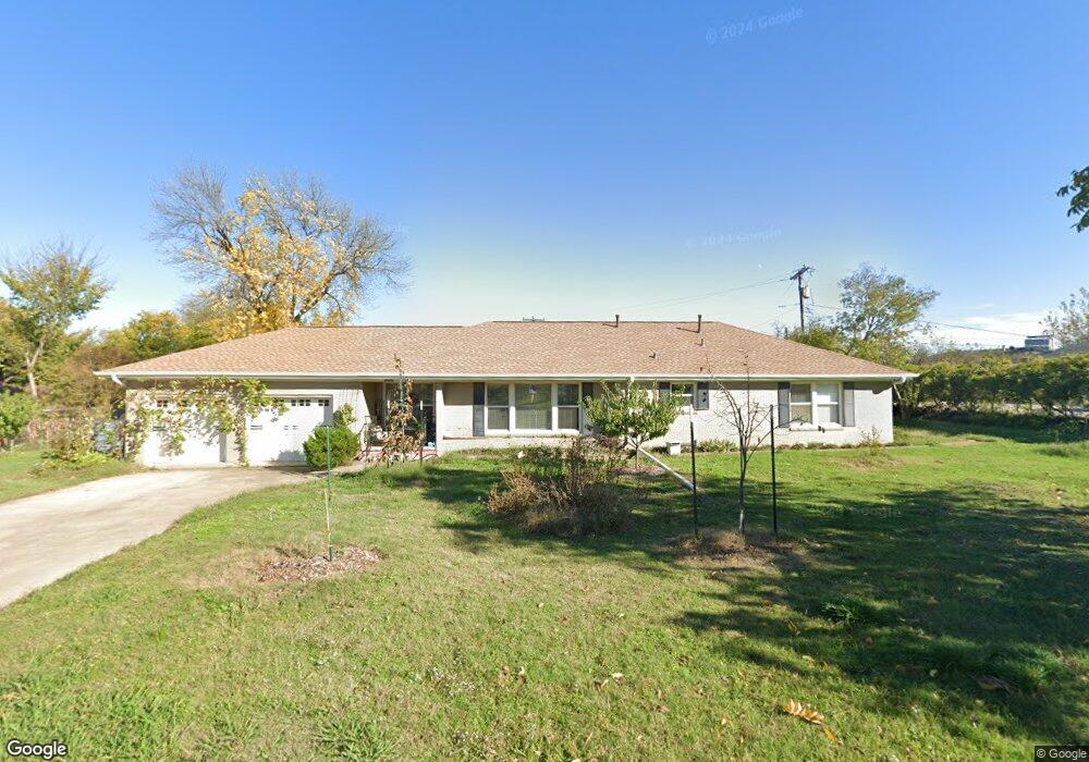 900 Cook Dr, Grand Prairie, TX 75050 - photo 1