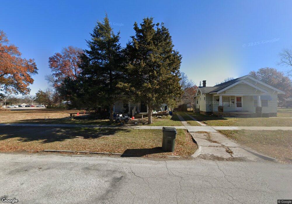 907 N Okmulgee Ave, Okmulgee, OK 74447 - photo 1