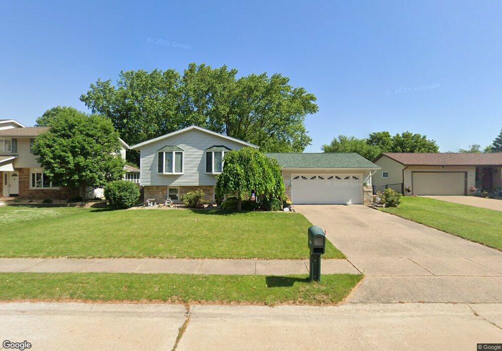 2160 W 30th St, Davenport, IA 52804 - photo 1