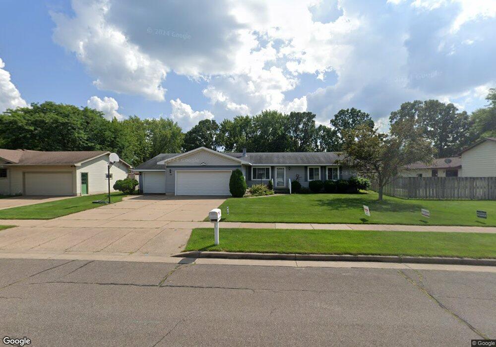 1815 Frisbie Ln, Eau Claire, WI 54703 - photo 1