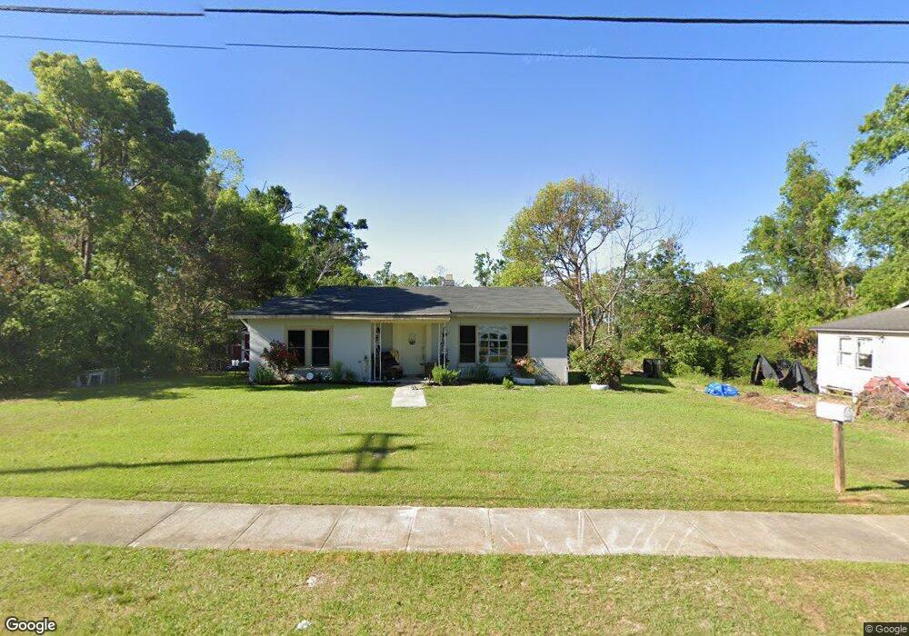 907 Bryan St E, Douglas, GA 31533 - photo 1