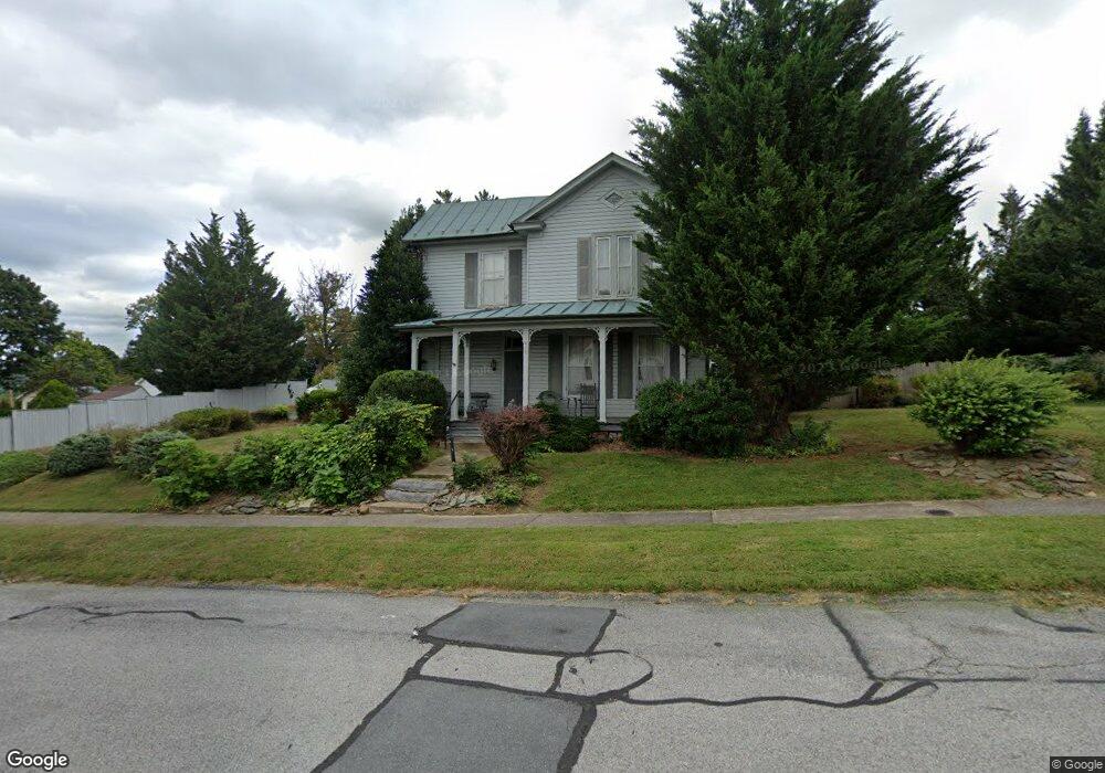 416 Maple Ave, Waynesboro, VA 22980 - photo 1