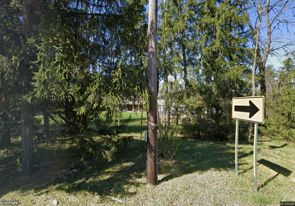 1030 Shelbourne Rd, Reading, PA 19606 - photo 1