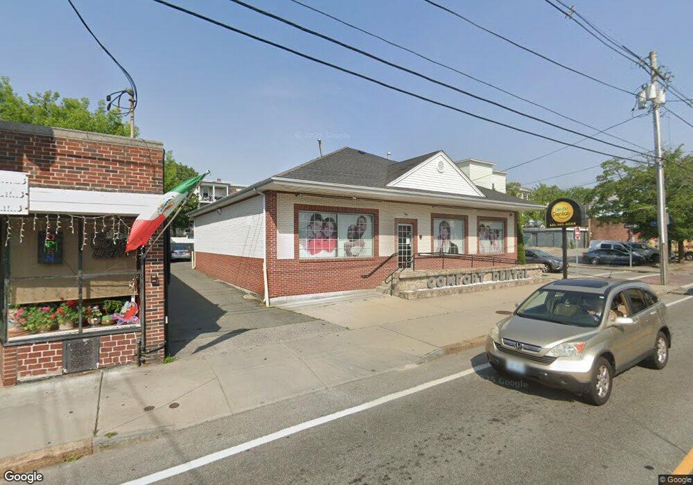 725 Dexter St, Central Falls, RI 02863 - photo 1