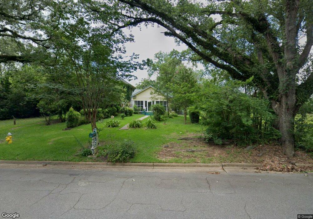 213 W 2nd Ave, Albany, GA 31701 - photo 1