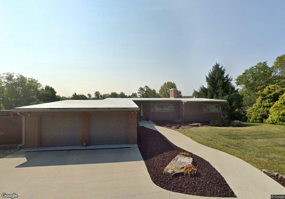 9833 W Ridgeway Ct, Columbus, IN 47201 - photo 1