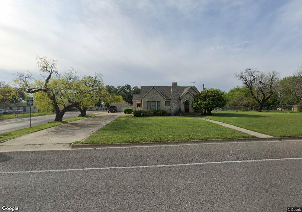 902 W North Ave, Lampasas, TX 76550 - photo 1