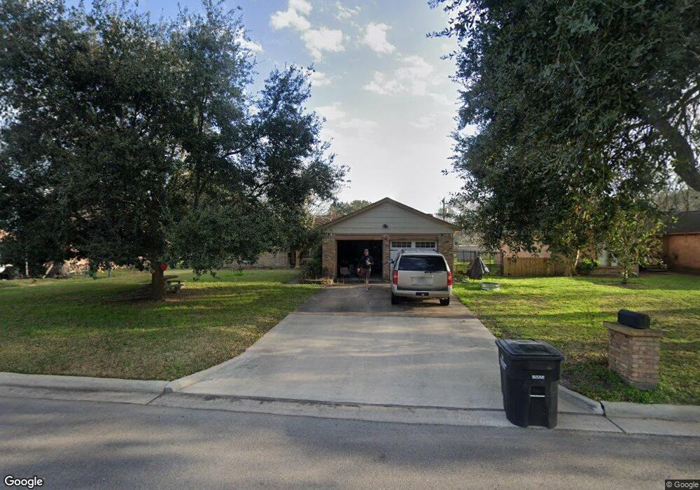 328 Coventry Ln, Alvin, TX 77511 - photo 1