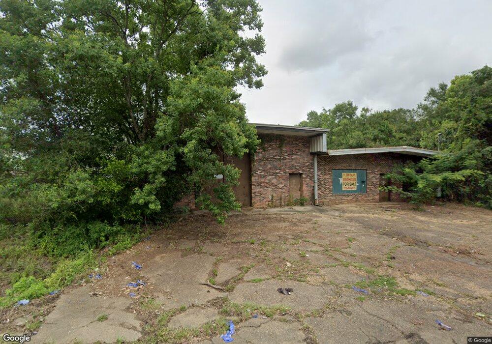 711 Edgar St, McComb, MS 39648 - photo 1