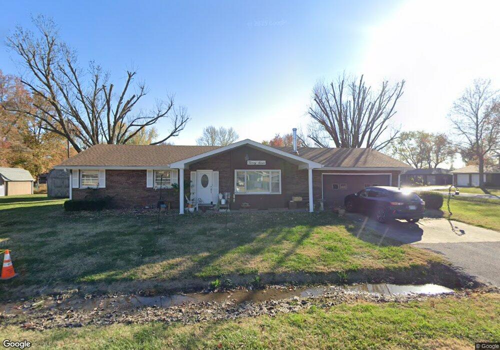 27 Holly Dr, Maryville, IL 62062 - photo 1