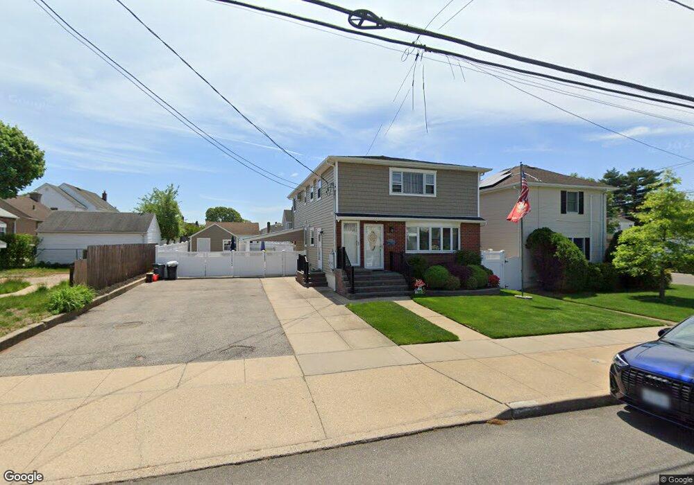 809 Fenworth Blvd, Franklin Square, NY 11010 - photo 1