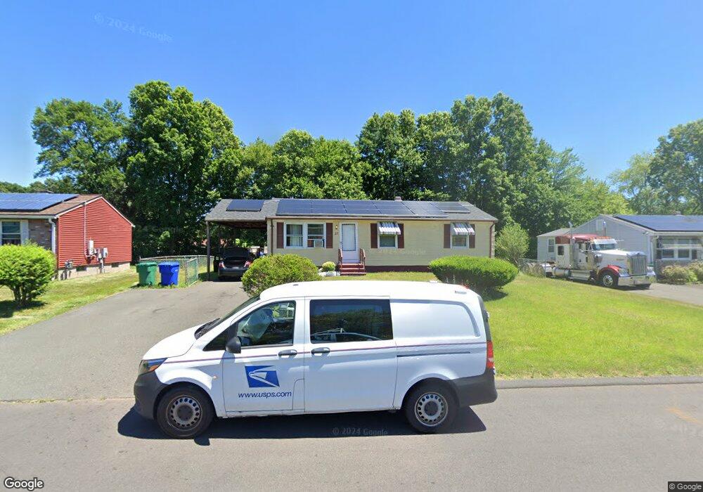 21 Farmstead Cir, Bloomfield, CT 06002 - photo 1