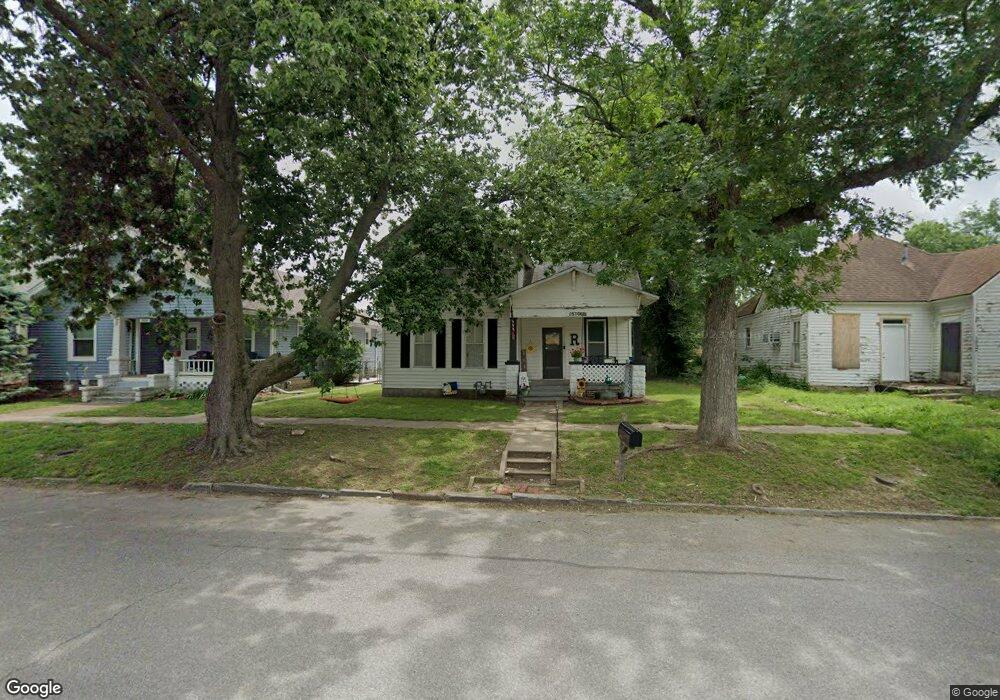 1610 Chess Ave, Parsons, KS 67357 - photo 1