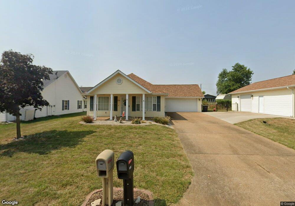 1214 Dolan Ln, Jerseyville, IL 62052 - photo 1