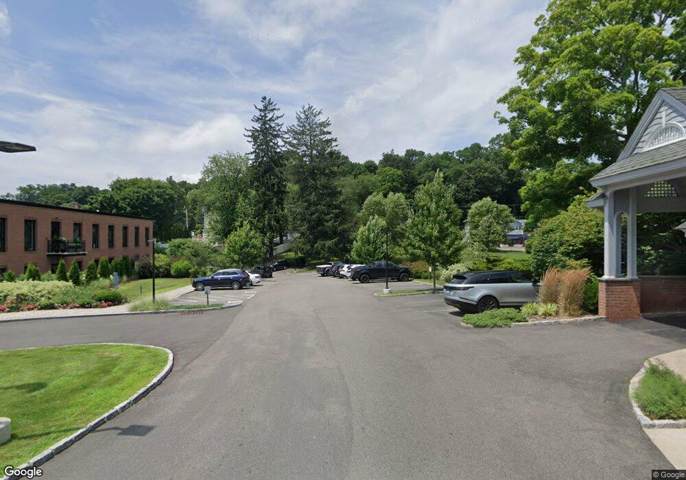 305 River Run unit 305, Greenwich, CT 06831 - photo 1