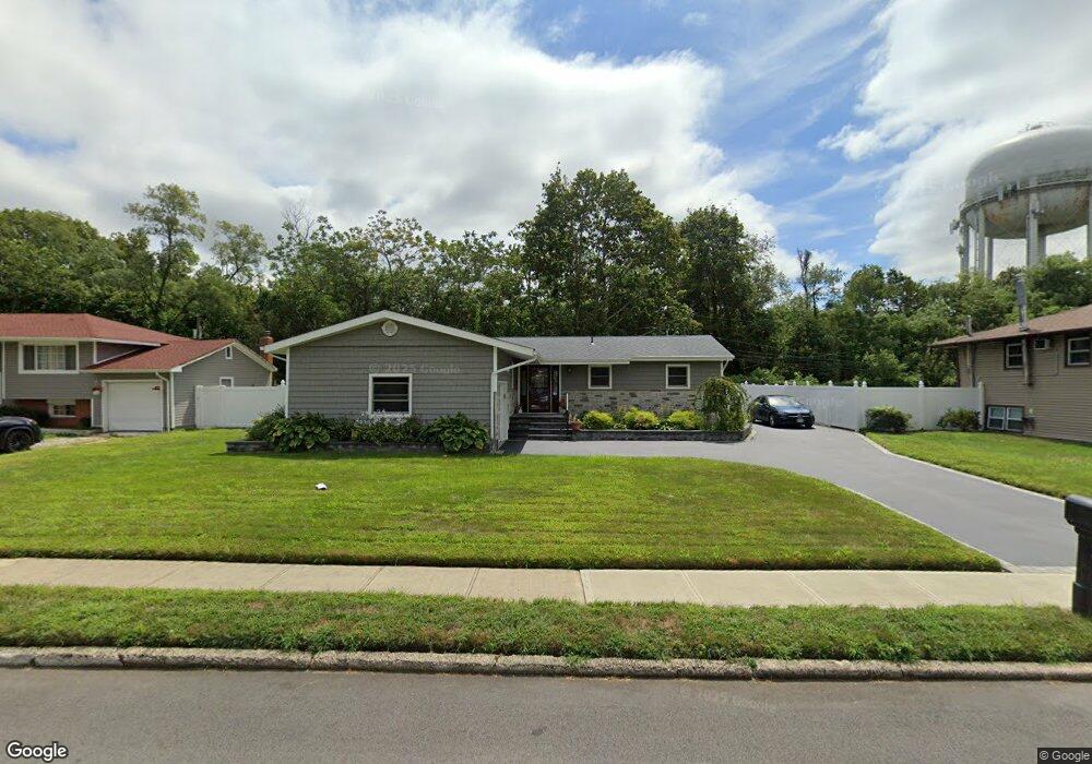 22 Russell Ct, Copiague, NY 11726 - photo 1