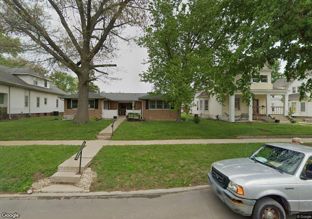 816 Wyatt Ave, Lincoln, IL 62656 - photo 1