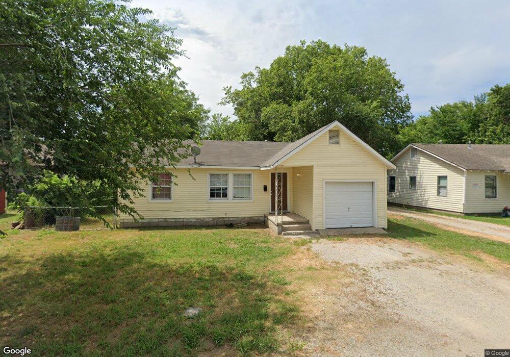 112 E Oak St, Skiatook, OK 74070 - photo 1