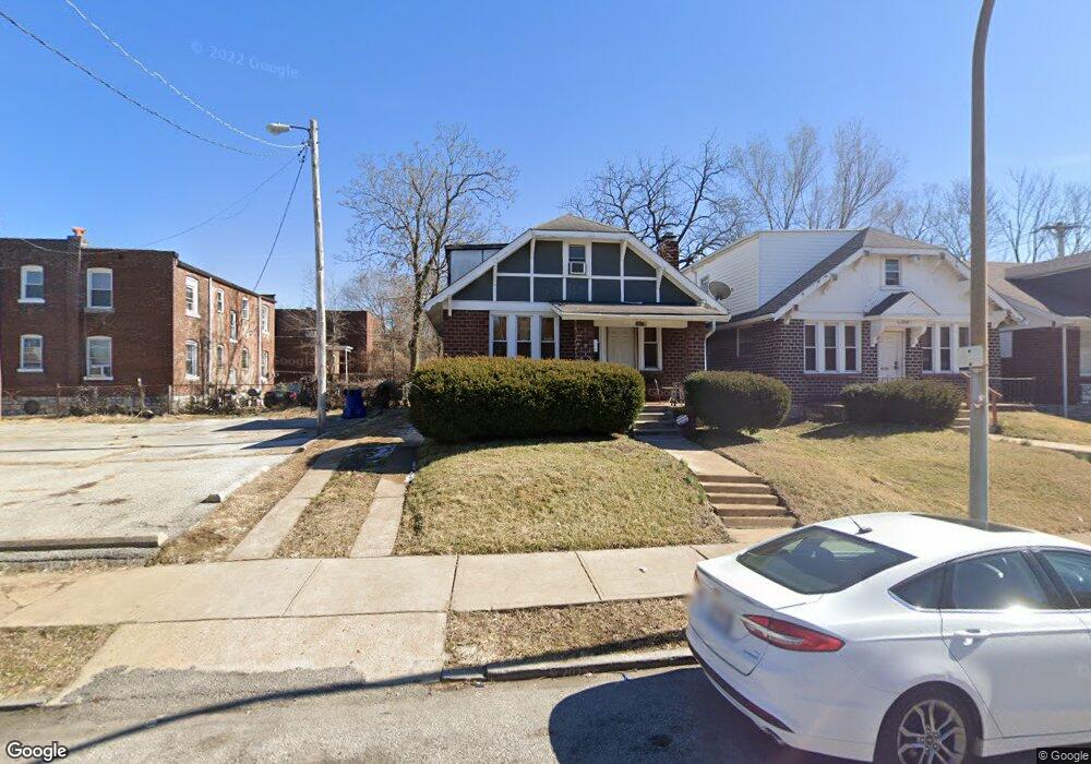 3926 N Taylor Ave, Saint Louis, MO 63115 - photo 1