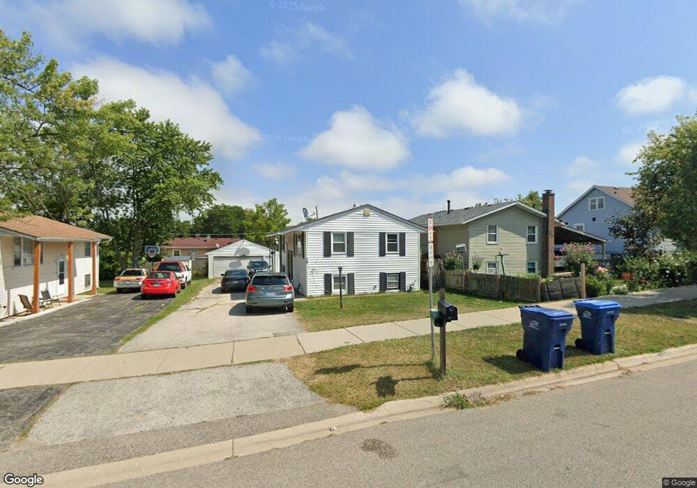 15 N Pioneer Rd, Waukegan, IL 60085 - photo 1