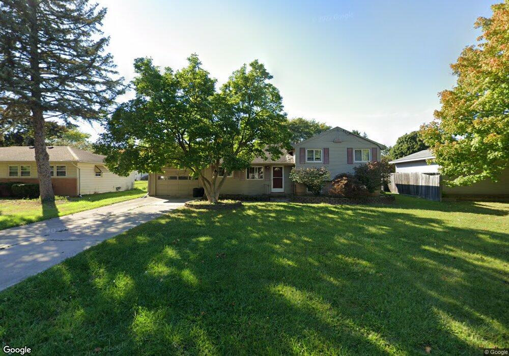 925 E Thomas L Pkwy, Lansing, MI 48917 - photo 1