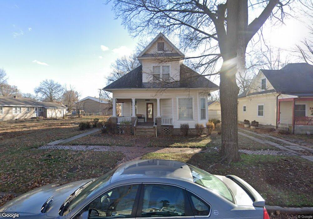 2408 Clark Ave, Parsons, KS 67357 - photo 1