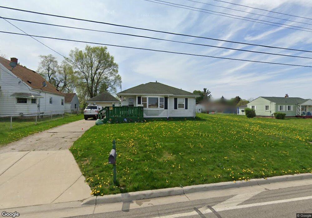 1076 E Coldwater Rd, Flint, MI 48505 - photo 1