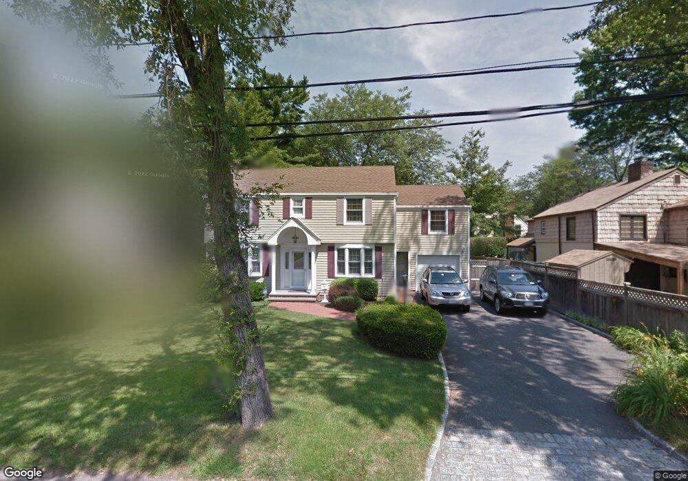 22 Smith St, Glen Head, NY 11545 - photo 1