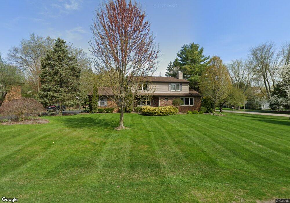 4415 Queens Way, Bloomfield Hills, MI 48304 - photo 1