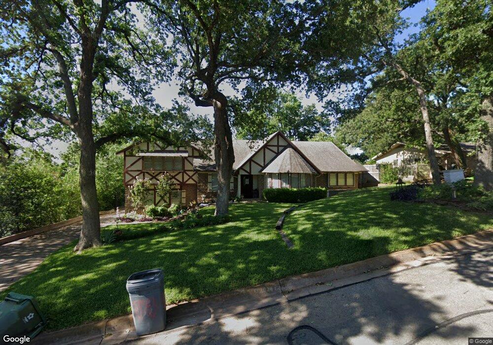 1608 Lincolnshire Dr, Bedford, TX 76021 - photo 1