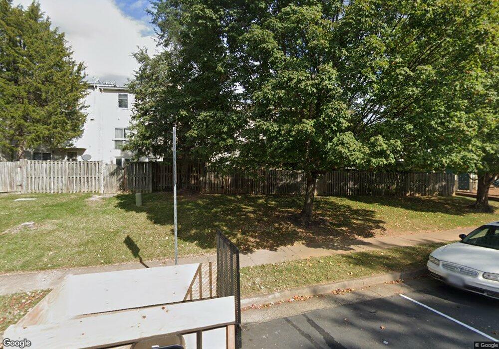 3053 Hickory Grove Ct, Fairfax, VA 22031 - photo 1