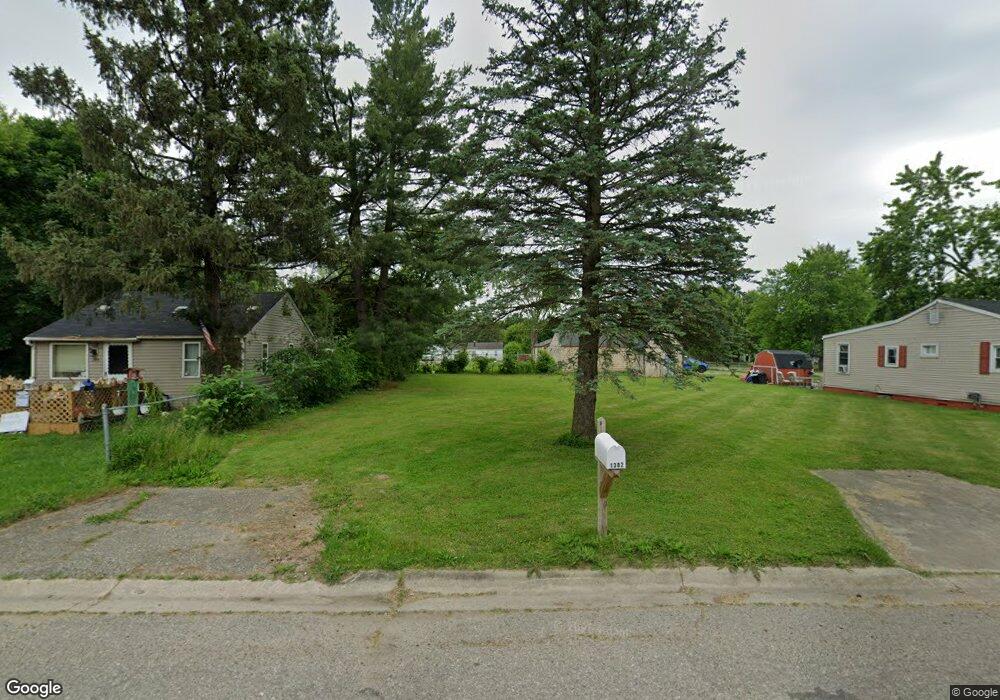 1381 W Downey Ave, Flint, MI 48505 - photo 1