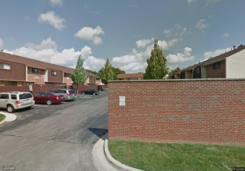 1842 Willoway Cir S, Columbus, OH 43220 - photo 1