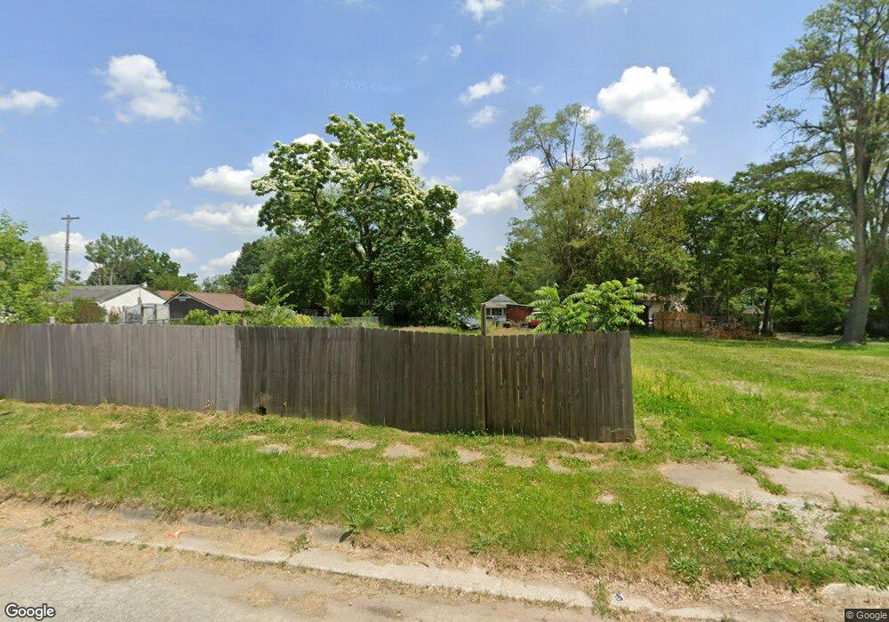 2418 Maplewood Ave, Flint, MI 48506 - photo 1