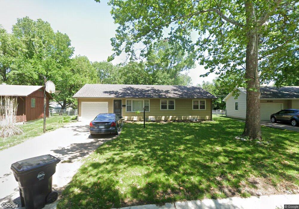 2532 SW Shunga Dr, Topeka, KS 66611 - photo 1