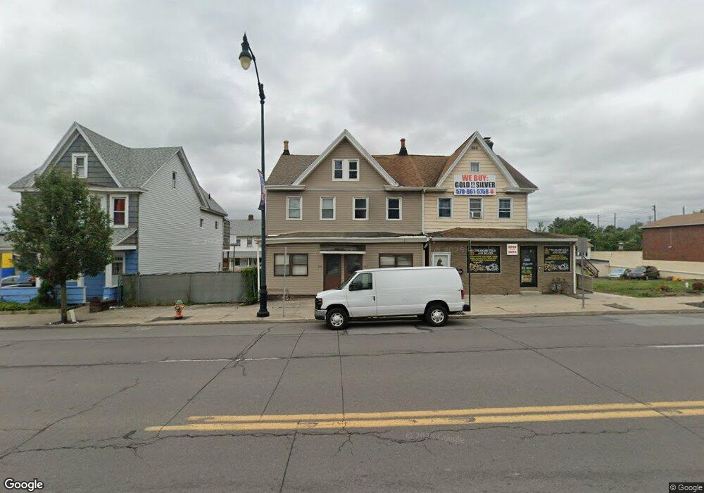 462 W Broad St, Hazleton, PA 18201 - photo 1