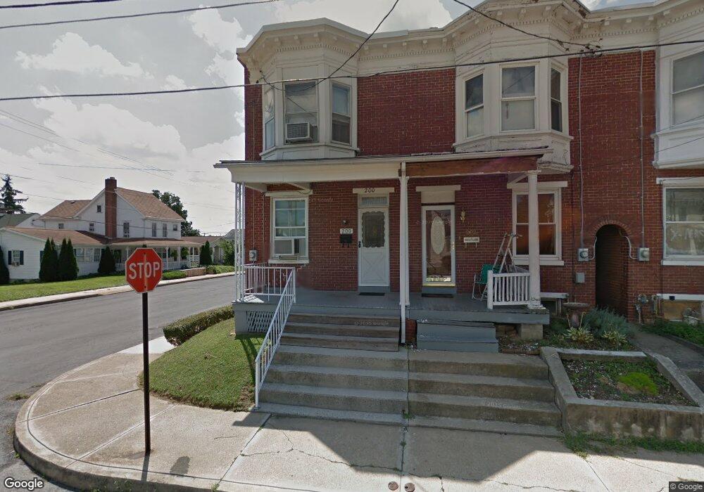 200 W 4th St, Waynesboro, PA 17268 - photo 1