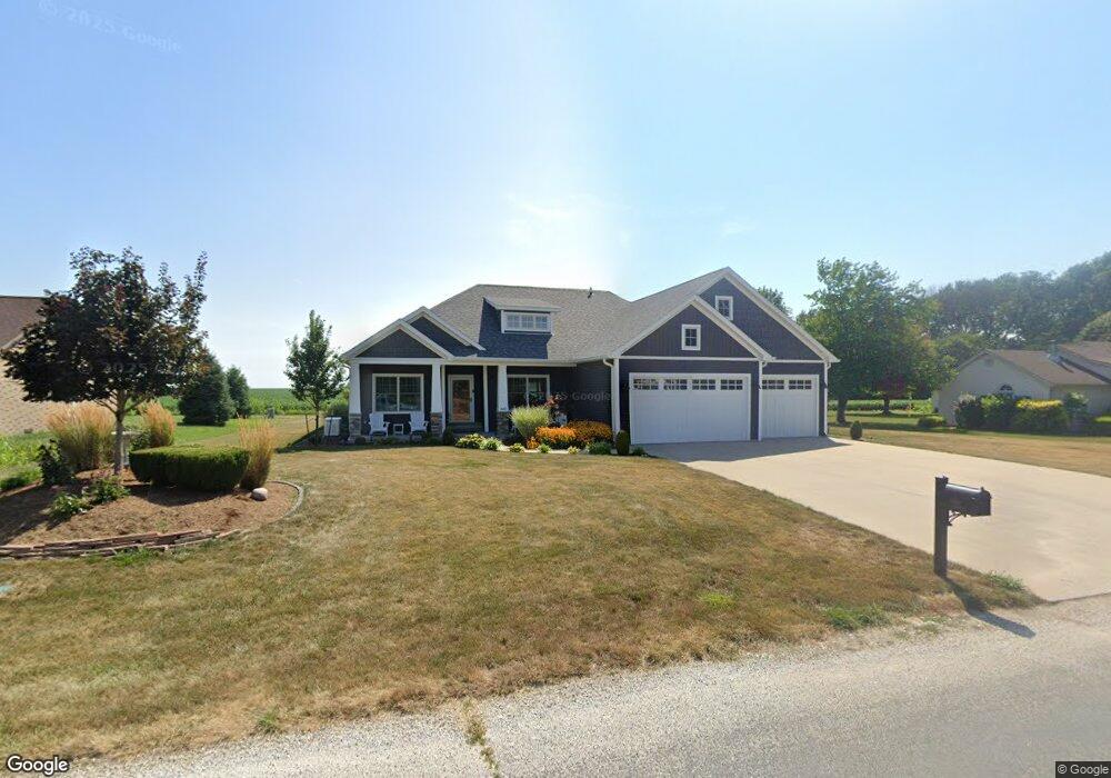 660 E Beardstown St, Virginia, IL 62691 - photo 1