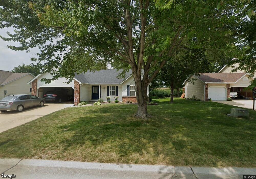 1005 Meadow Lake Dr, Maryville, IL 62062 - photo 1