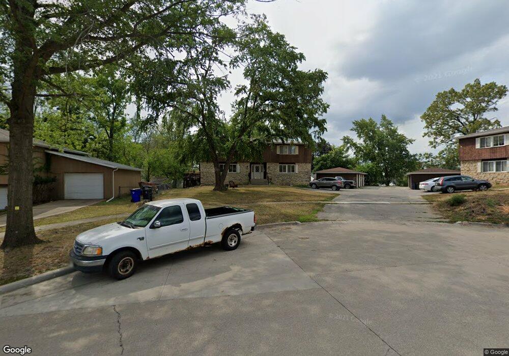 1521 Oak Ridge Ln SE, Cedar Rapids, IA 52403 - photo 1