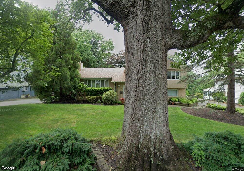 75 Bridge Rd, Manhasset, NY 11030 - photo 1