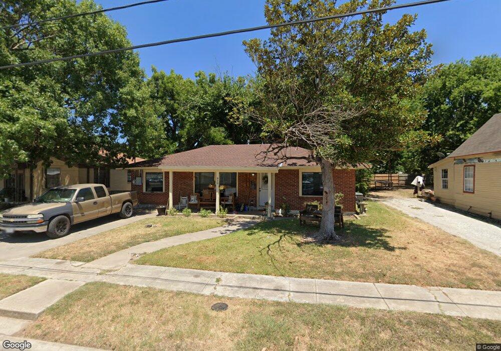 830 N Clements St, Gainesville, TX 76240 - photo 1