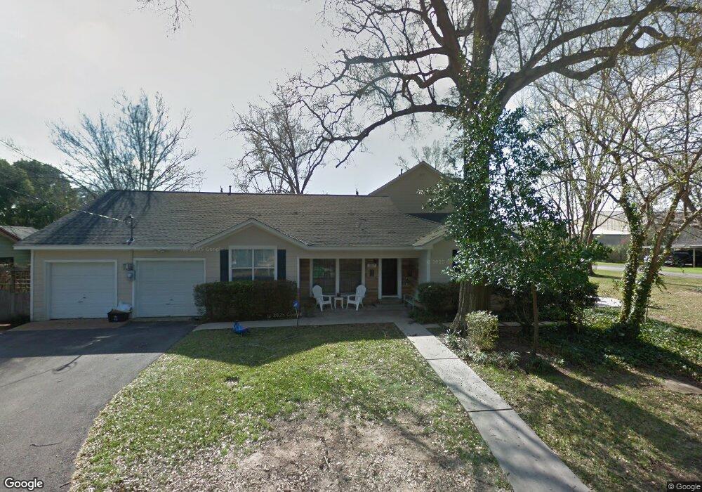 307 Epps St, Tomball, TX 77375 - photo 1