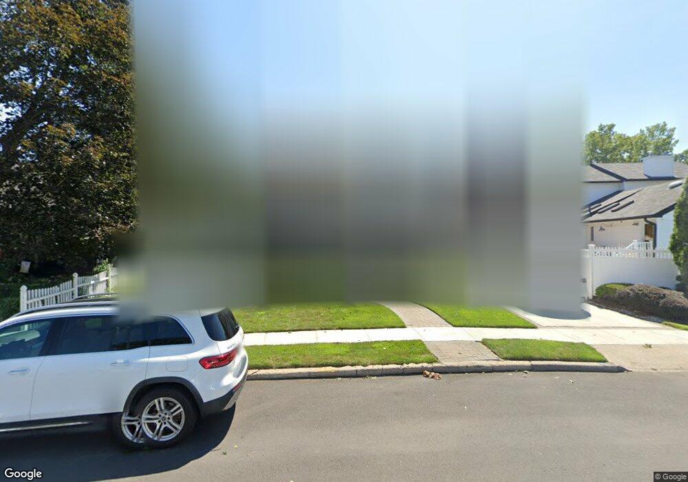 617 Heathcliff Dr, Seaford, NY 11783 - photo 1