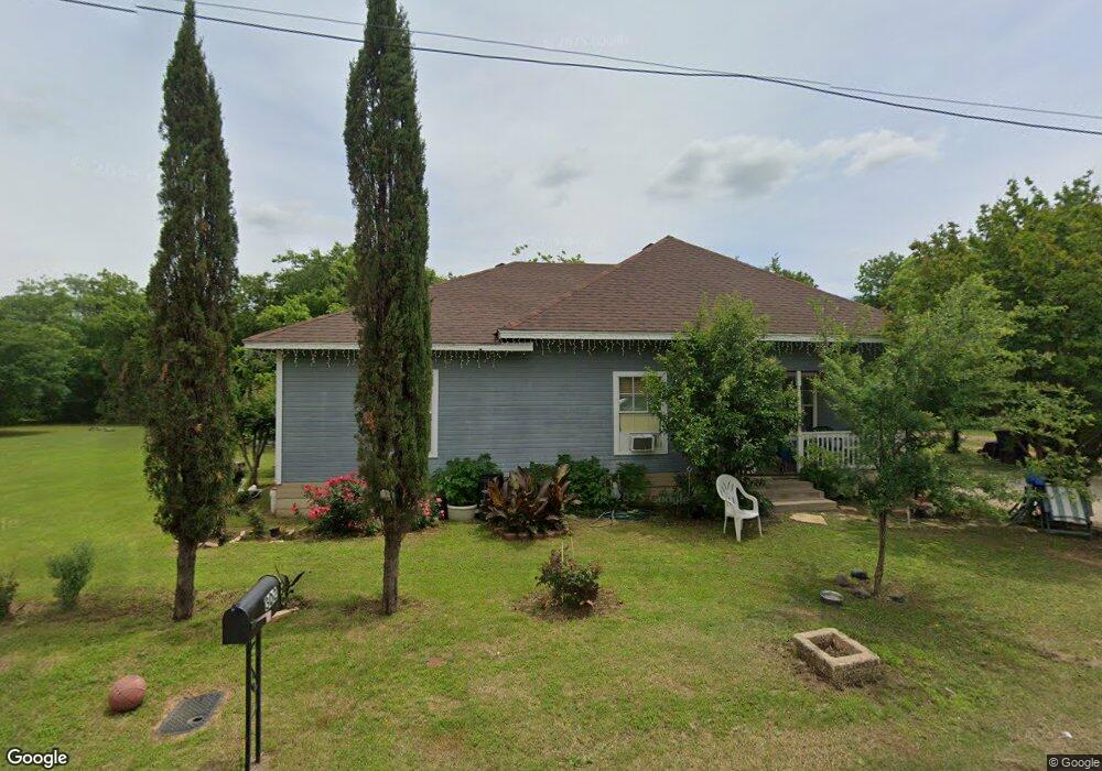 302 Sabine Ave, Cleburne, TX 76031 - photo 1