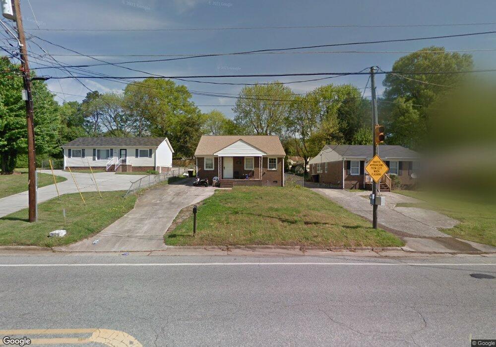 1318 W Meadowview Rd, Greensboro, NC 27403 - photo 1