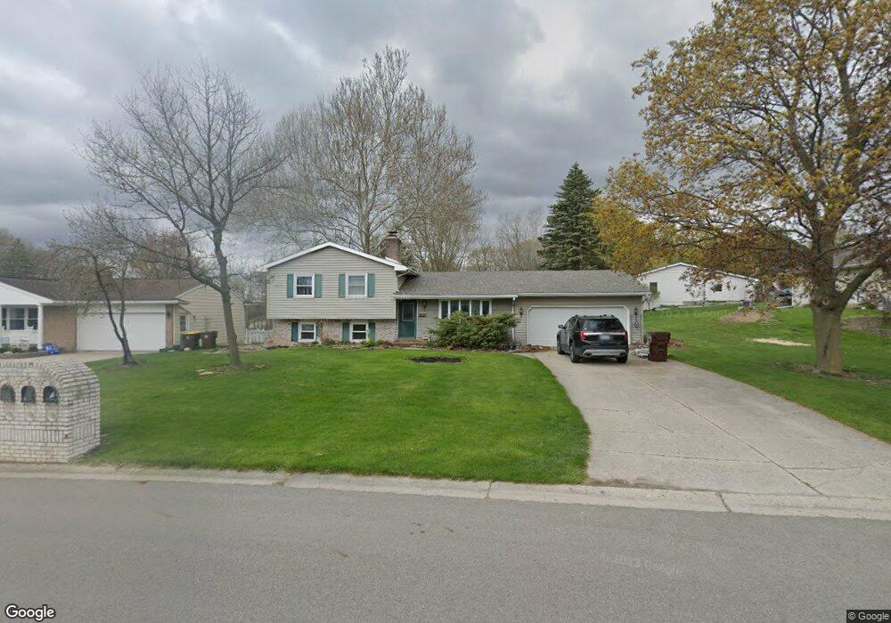 2021 Lindy Dr, Lansing, MI 48917 - photo 1