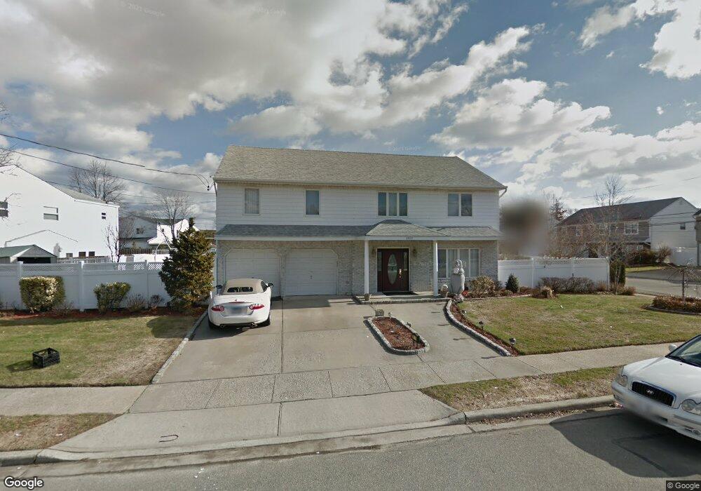 3959 Sally Ln, Oceanside, NY 11572 - photo 1