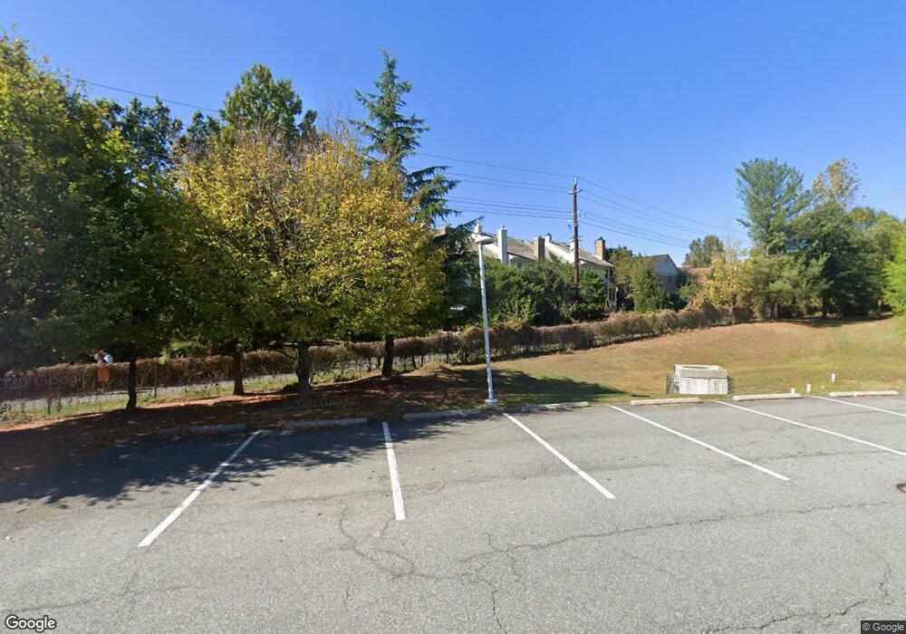 10819 Brewer House Rd, Rockville, MD 20852 - photo 1