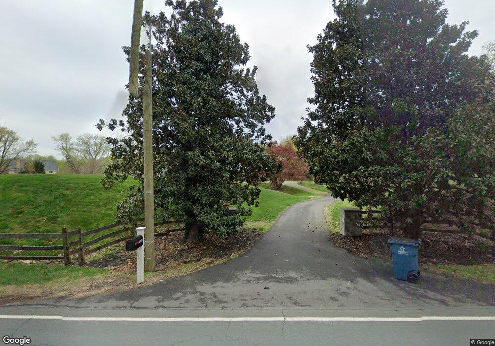 8133 Georgetown Pike, McLean, VA 22102 - photo 1